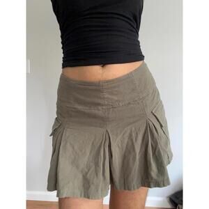 Women’s khaki green cotton skort